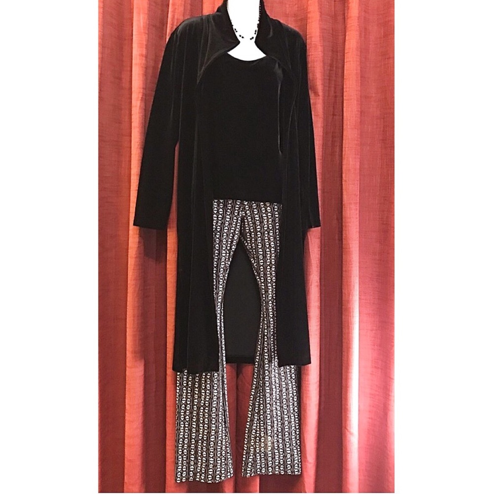 Set Chico’s Black Velour Duster with Velour Cami